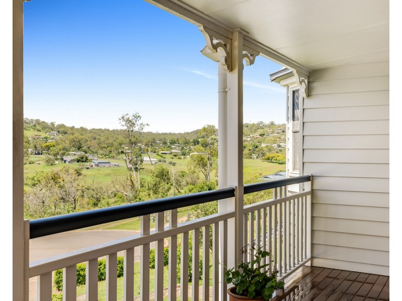 2 Saintly Place, Hodgson Vale QLD 4352