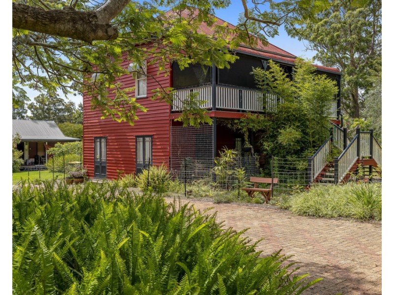 8588 New England Highway, Hampton QLD 4352
