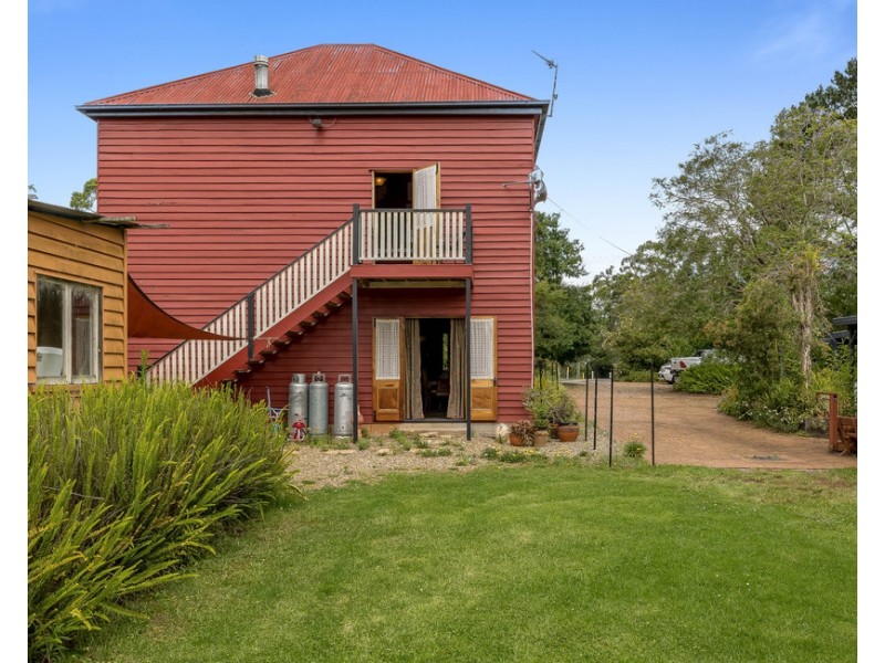 8588 New England Highway, Hampton QLD 4352