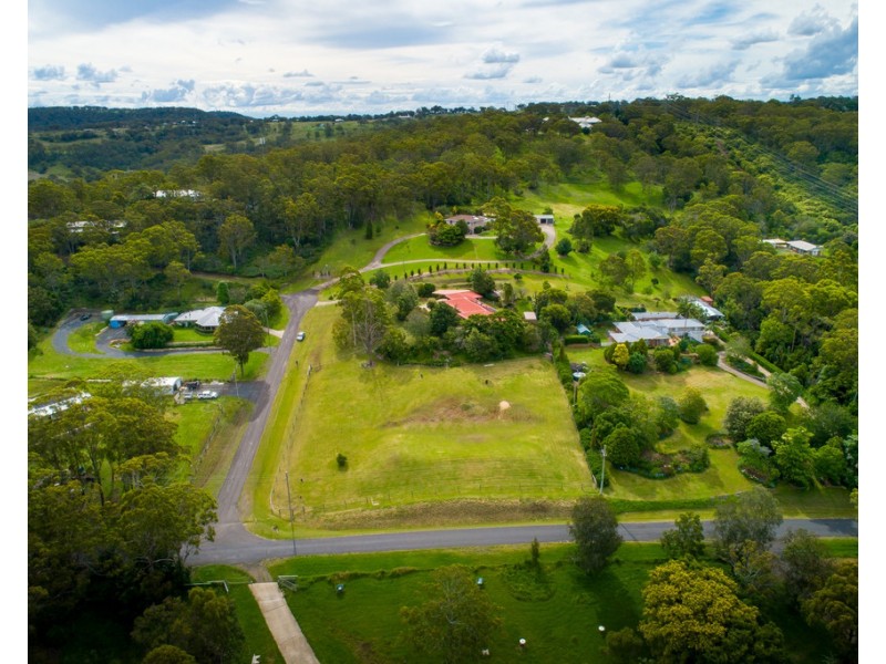 6 Doyle Court, Top Camp QLD 4350