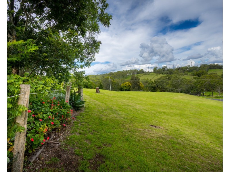 6 Doyle Court, Top Camp QLD 4350