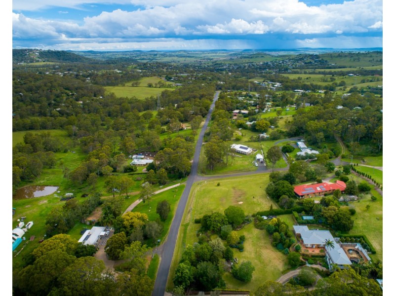 6 Doyle Court, Top Camp QLD 4350