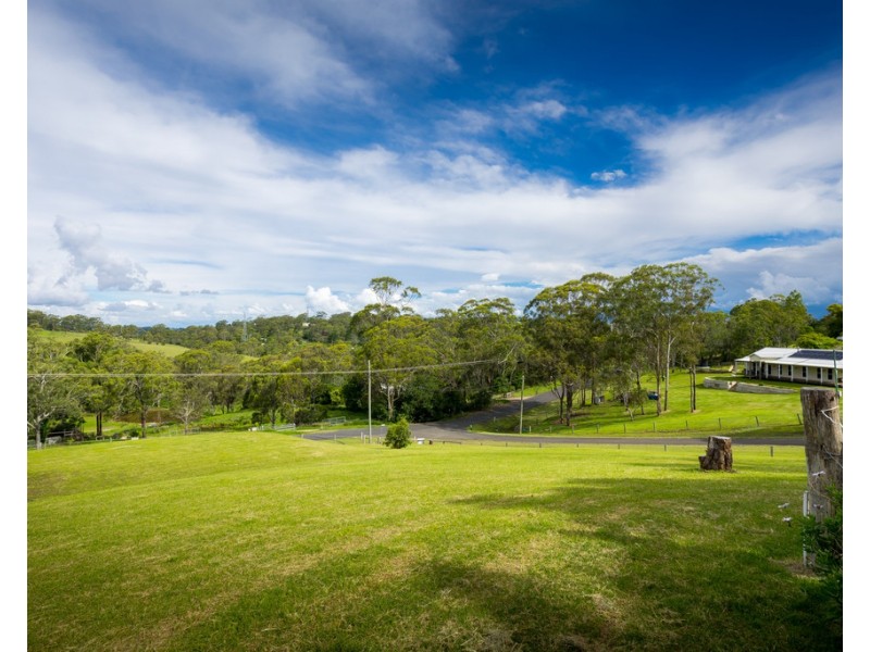 6 Doyle Court, Top Camp QLD 4350