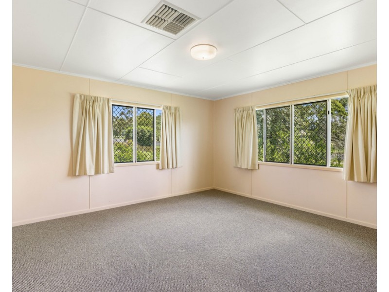 35 Toowoomba Road, Oakey QLD 4401