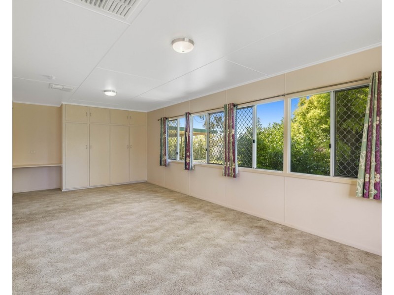 35 Toowoomba Road, Oakey QLD 4401