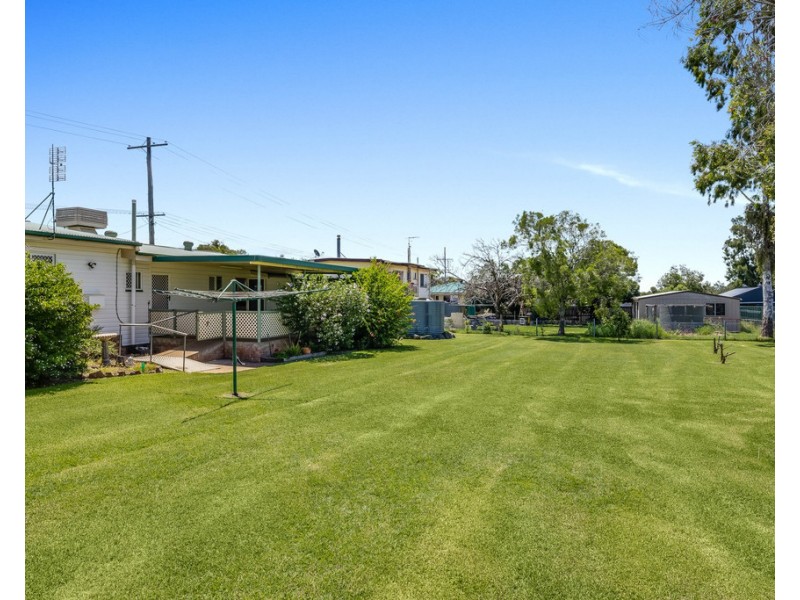 35 Toowoomba Road, Oakey QLD 4401