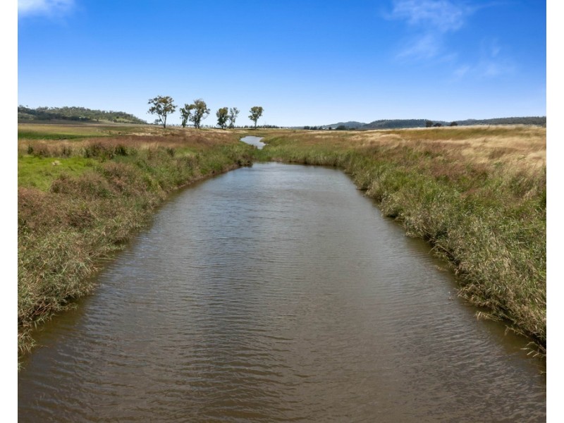 310 Cambooya-Felton Rd, Cambooya QLD 4358