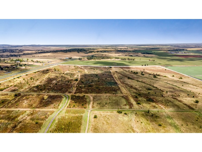 11050 Warrego Highway, Kingsthorpe QLD 4400