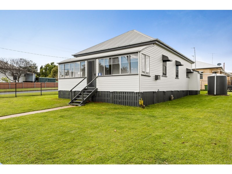 4 Aland Street, South Toowoomba QLD 4350