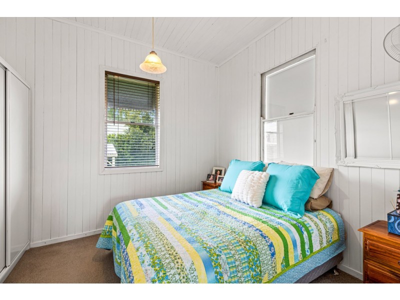 4 Aland Street, South Toowoomba QLD 4350