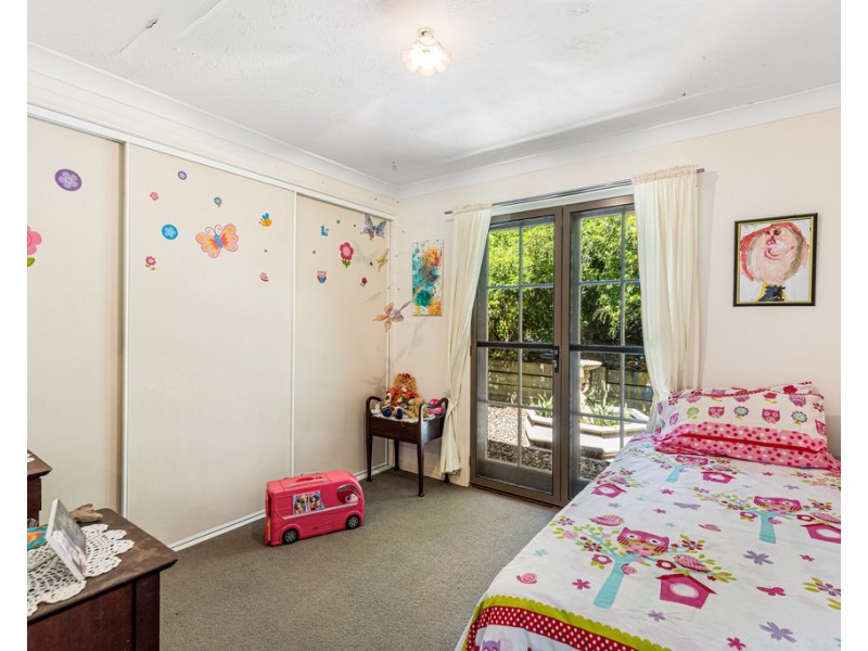 17 Clive Crescent, Withcott QLD 4352