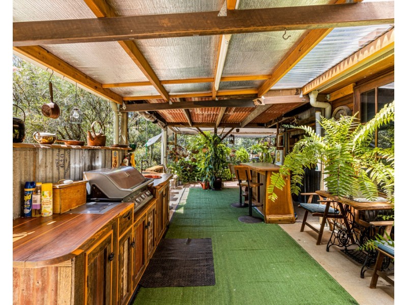 17 Clive Crescent, Withcott QLD 4352