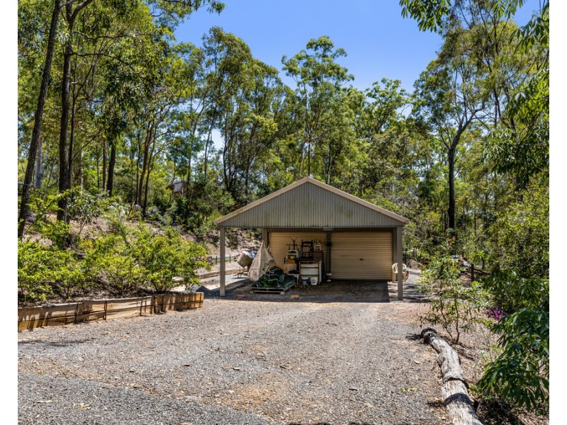 17 Clive Crescent, Withcott QLD 4352