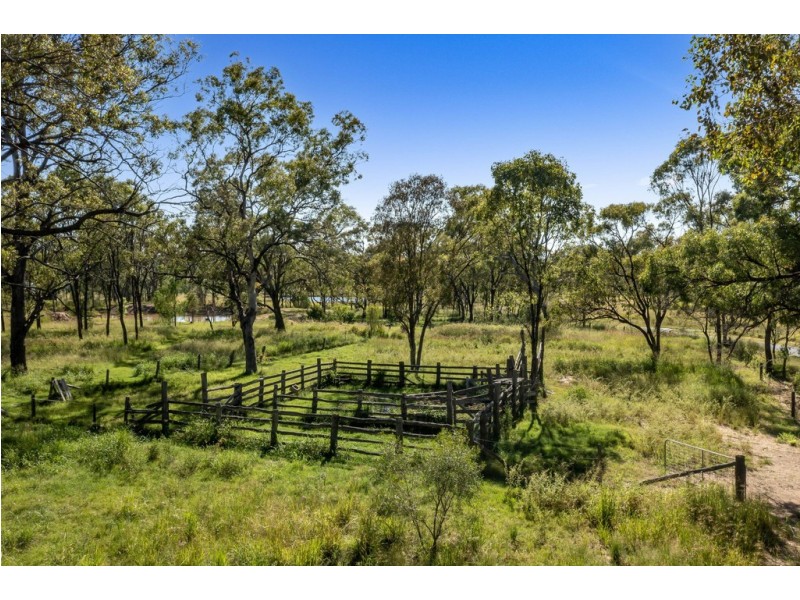 18 Keats Road, Goombungee QLD 4354