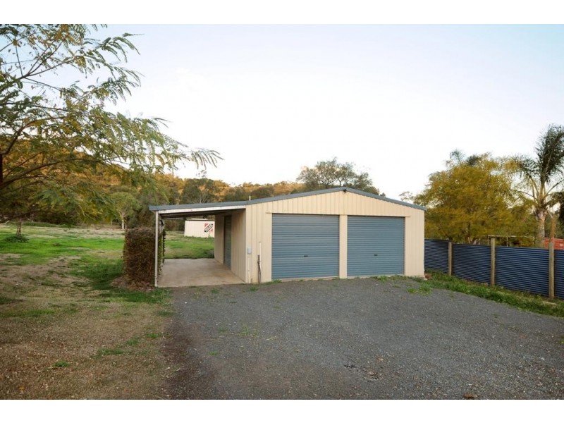 18 Jeudes Rd, Gowrie Junction QLD 4352