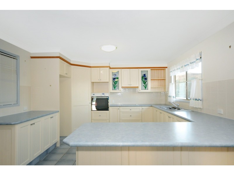 18 Jeudes Rd, Gowrie Junction QLD 4352