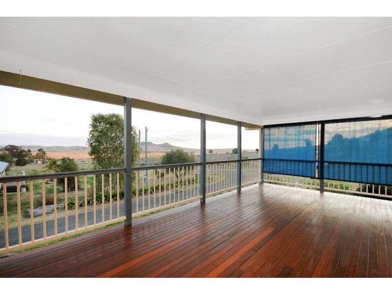 18 Jeudes Rd, Gowrie Junction QLD 4352