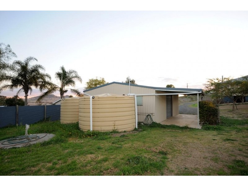 18 Jeudes Rd, Gowrie Junction QLD 4352
