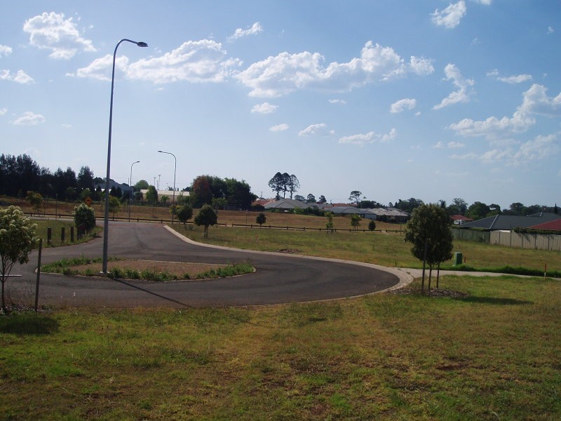 - Middle Ridge, Toowoomba QLD 4350