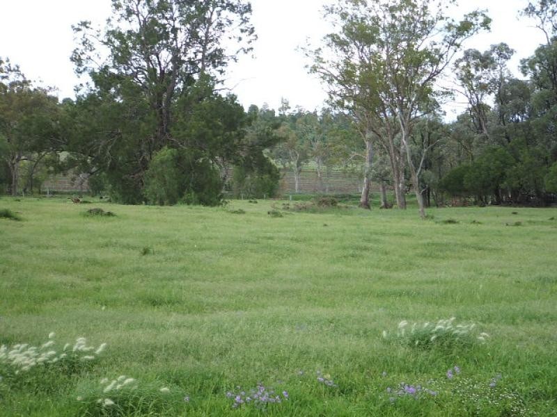 - Oakey-Cooyar Road, Oakey QLD 4401