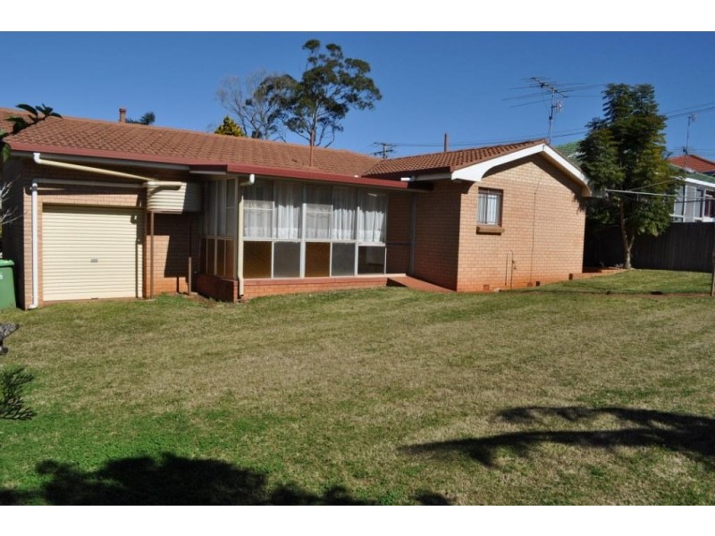 Centenary Heights QLD 4350