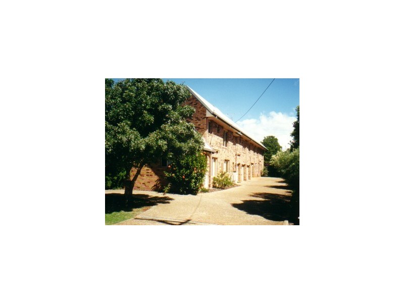 2/180 Russell Street, Newtown QLD 4350