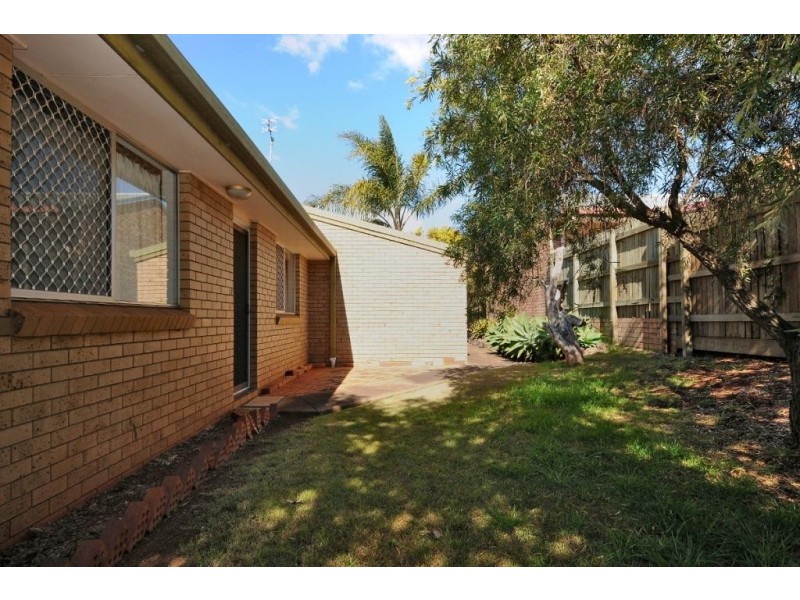 2/9 Marwedel St, Kearneys Spring QLD 4350