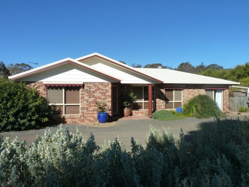 16 Melric Court, Cabarlah QLD 4352