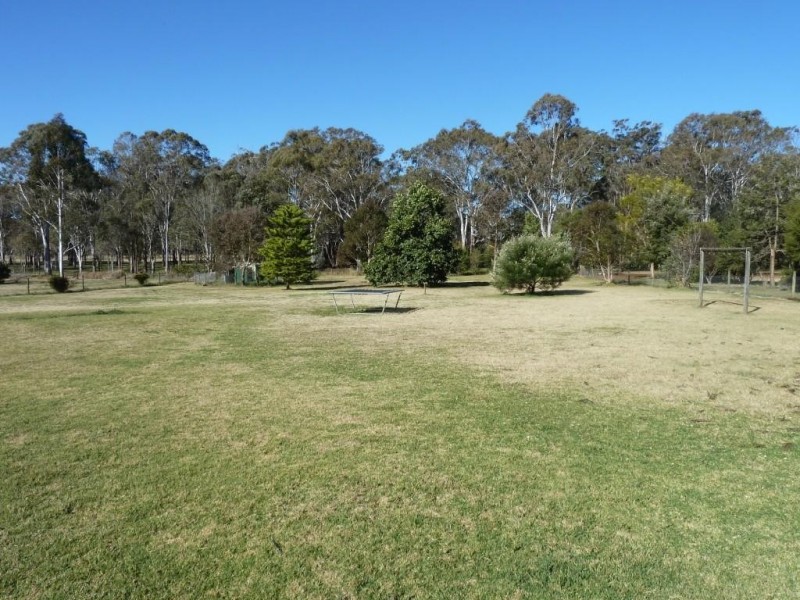 16 Melric Court, Cabarlah QLD 4352