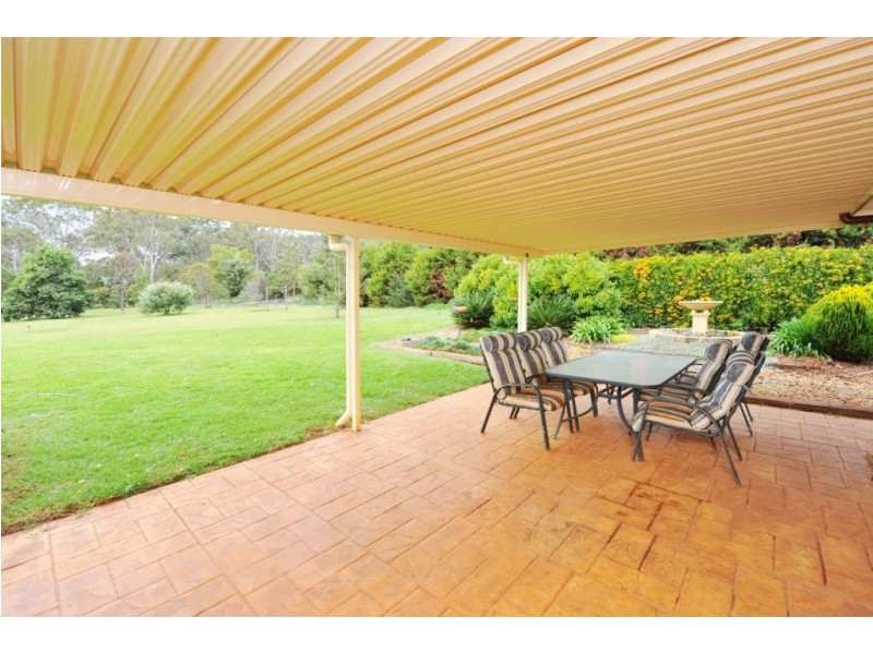 16 Melric Court, Cabarlah QLD 4352