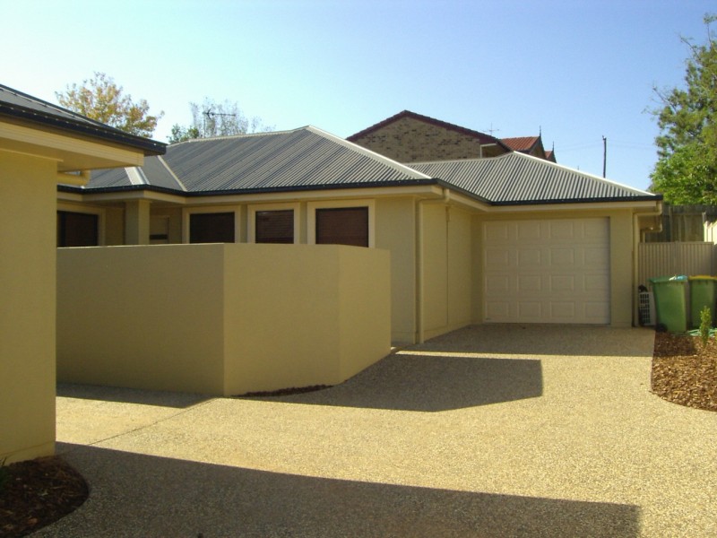 3/301B James Street, Newtown QLD 4350