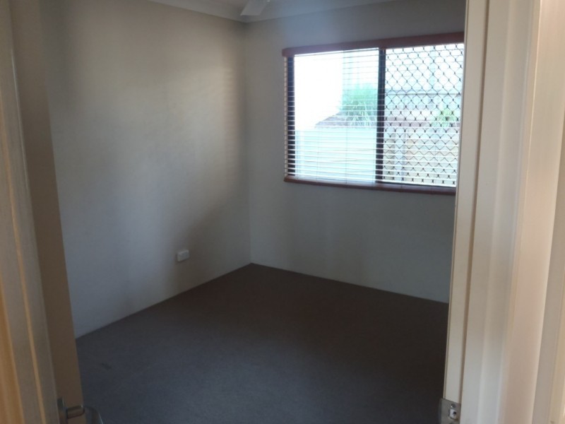 3/301B James Street, Newtown QLD 4350