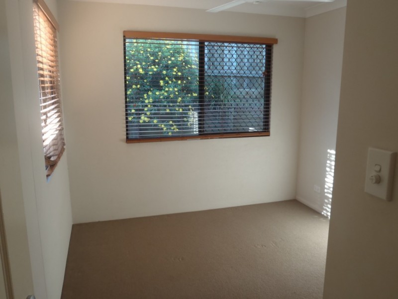 3/301B James Street, Newtown QLD 4350