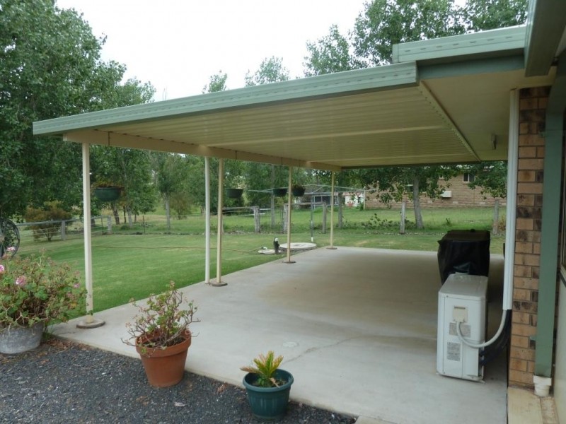 10 Windorah Close, Glenvale QLD 4350