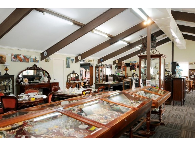 2 Stewart St, Withcott QLD 4352