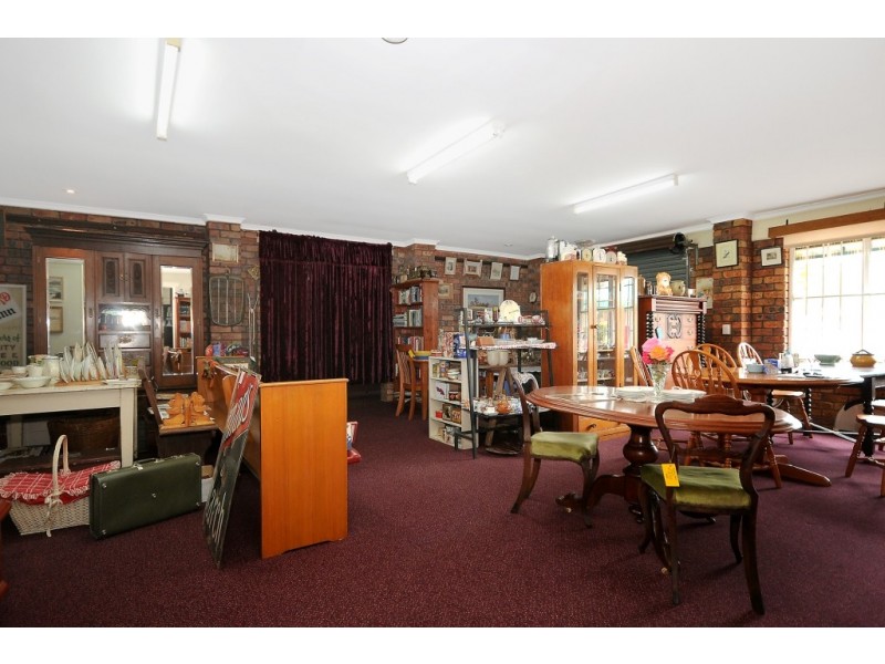 2 Stewart St, Withcott QLD 4352