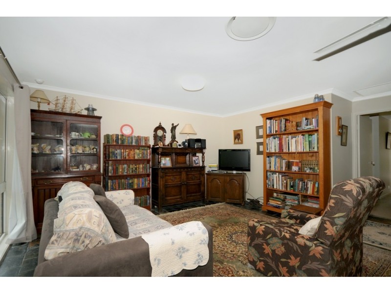 2 Stewart St, Withcott QLD 4352