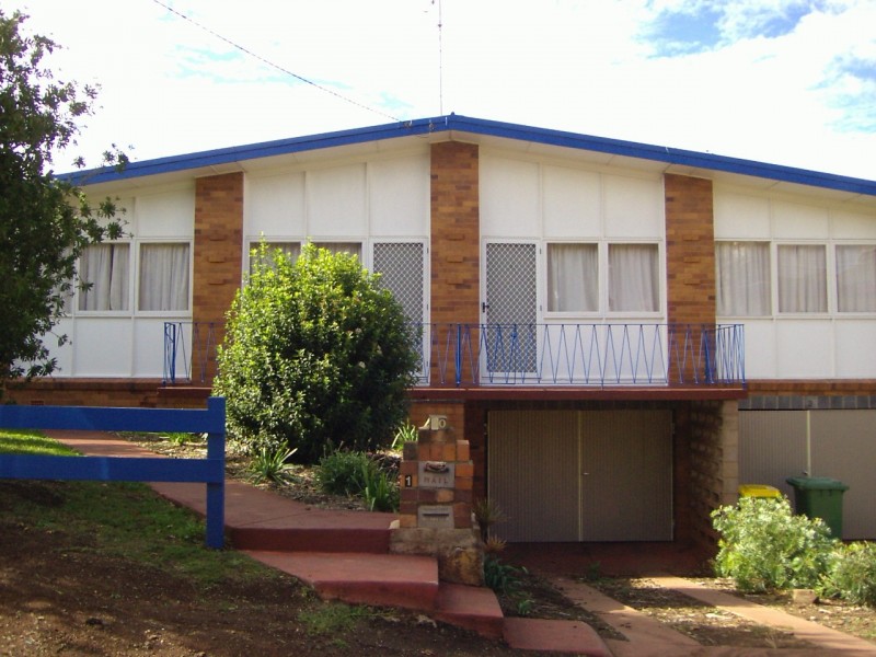 1/20 Esther Street, Mount Lofty QLD 4350