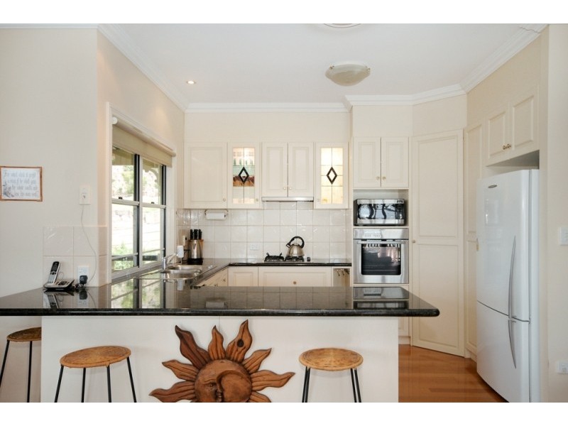 27 Windemere Terrace, Mount Lofty QLD 4350