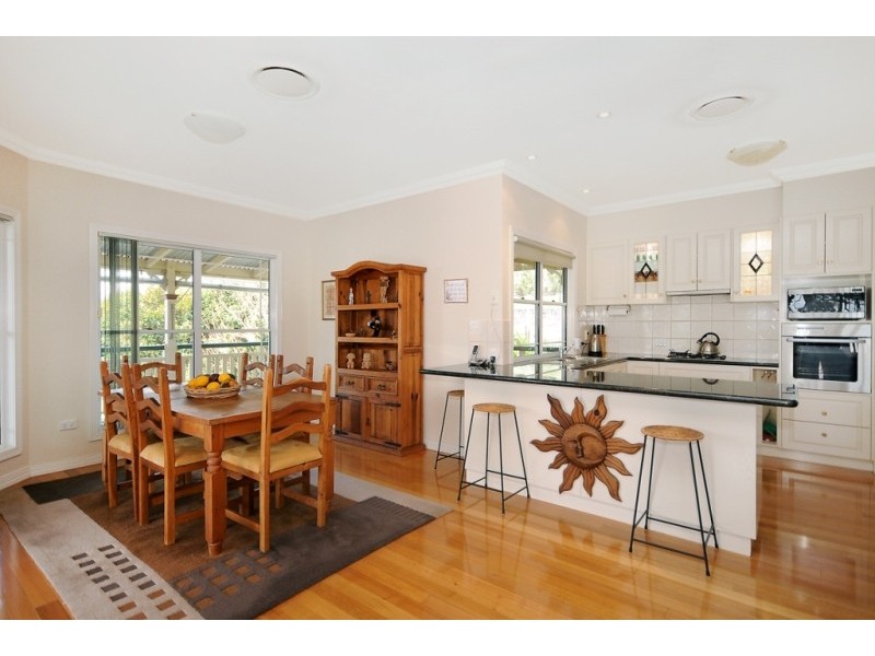27 Windemere Terrace, Mount Lofty QLD 4350