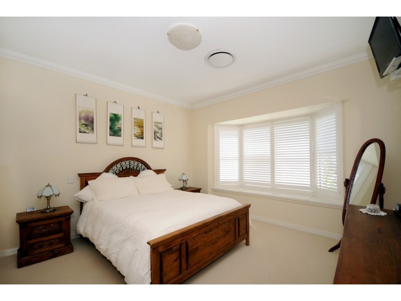 27 Windemere Terrace, Mount Lofty QLD 4350