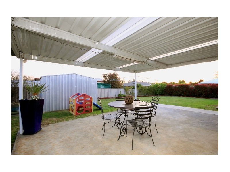20 Silvergum Court, Glenvale QLD 4350