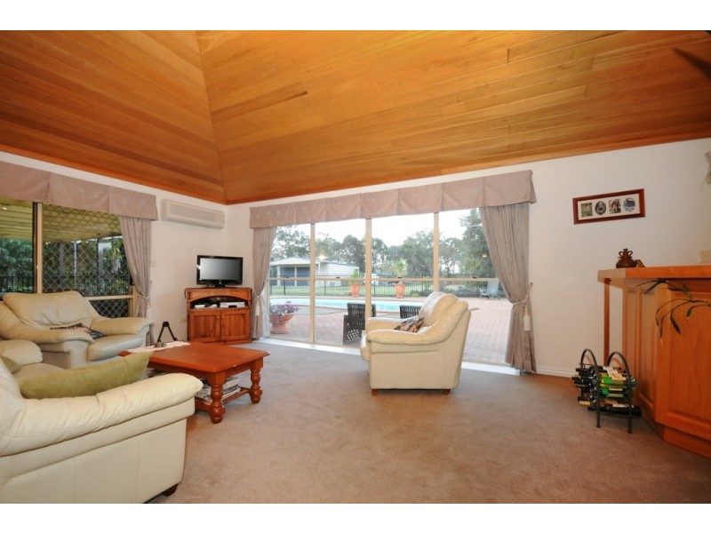 19 Dhal Street, Cotswold Hills QLD 4350