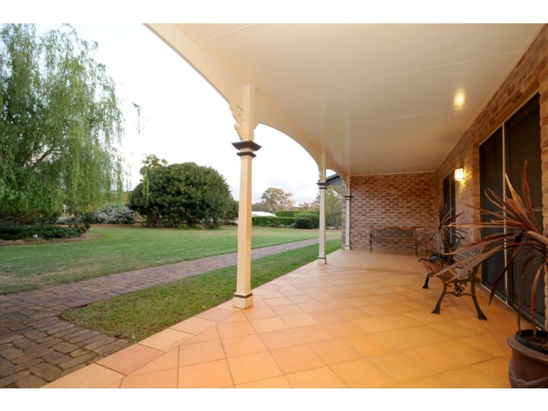 19 Dhal Street, Cotswold Hills QLD 4350