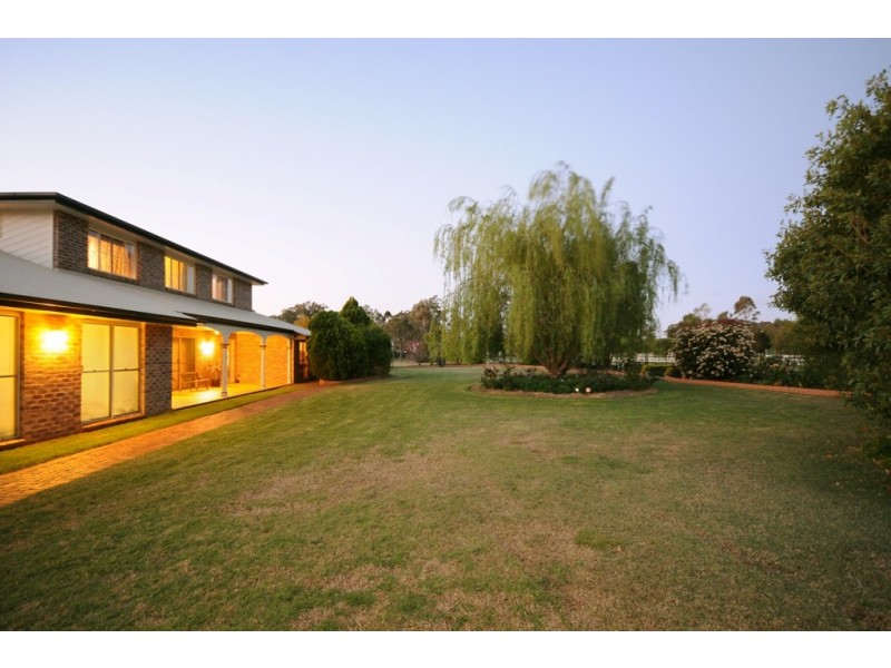 19 Dhal Street, Cotswold Hills QLD 4350