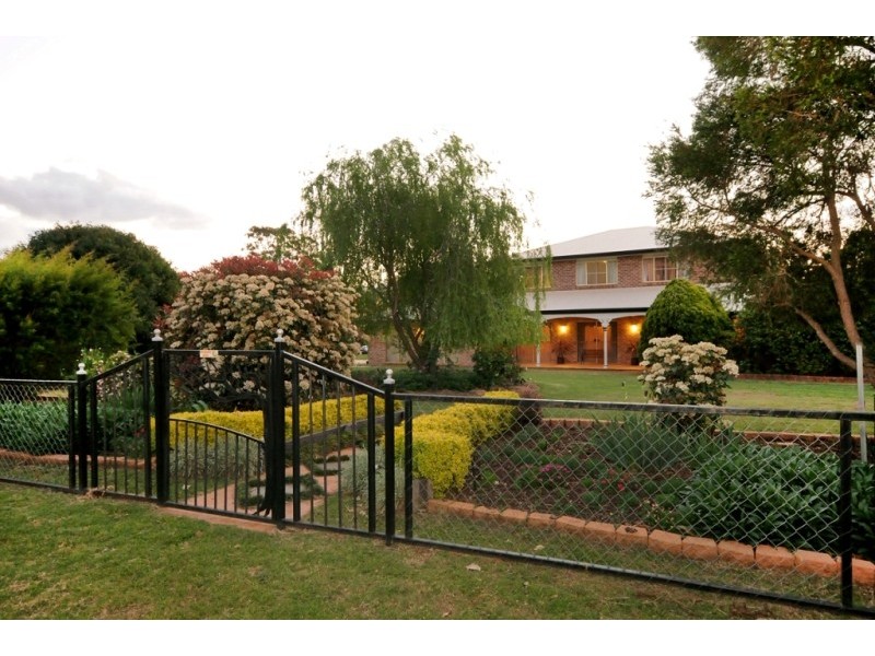 19 Dhal Street, Cotswold Hills QLD 4350