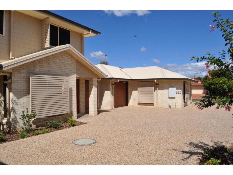 2/7 Brendanbri Street, Kearneys Spring QLD 4350