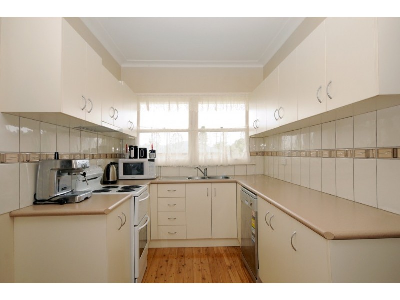 44 Drayton Road, Harristown QLD 4350