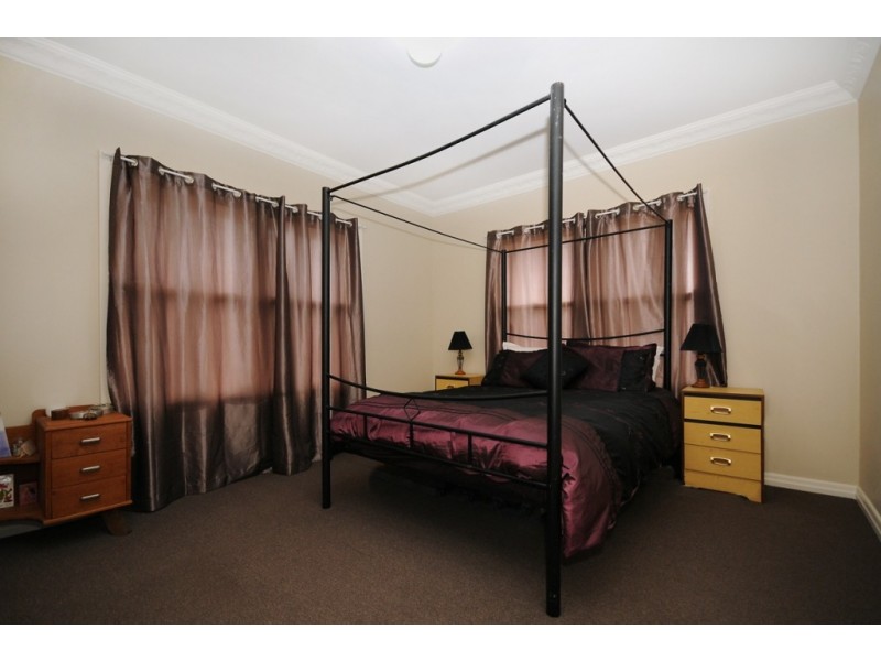 44 Drayton Road, Harristown QLD 4350