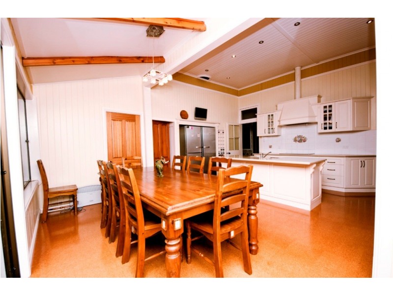 Santa Maria 13314 New England Highway, Cambooya QLD 4358